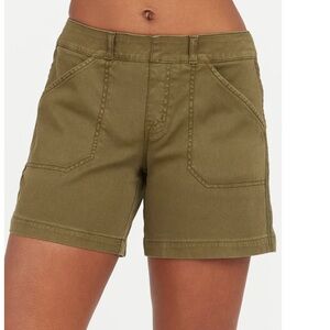 SPANX Stretch Twill 6" Short large